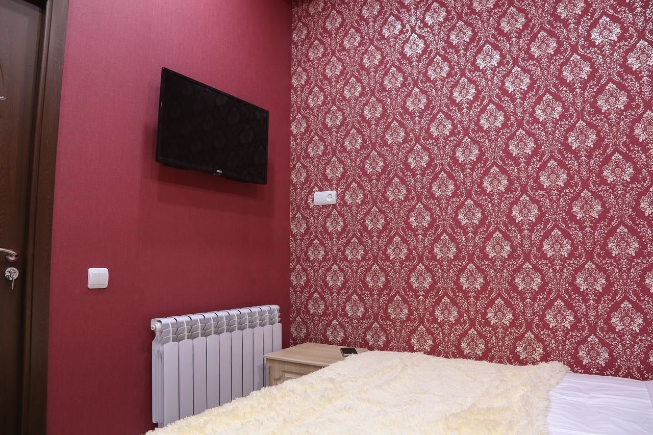 Отель Lovely Hotel in Centre Ереван-21