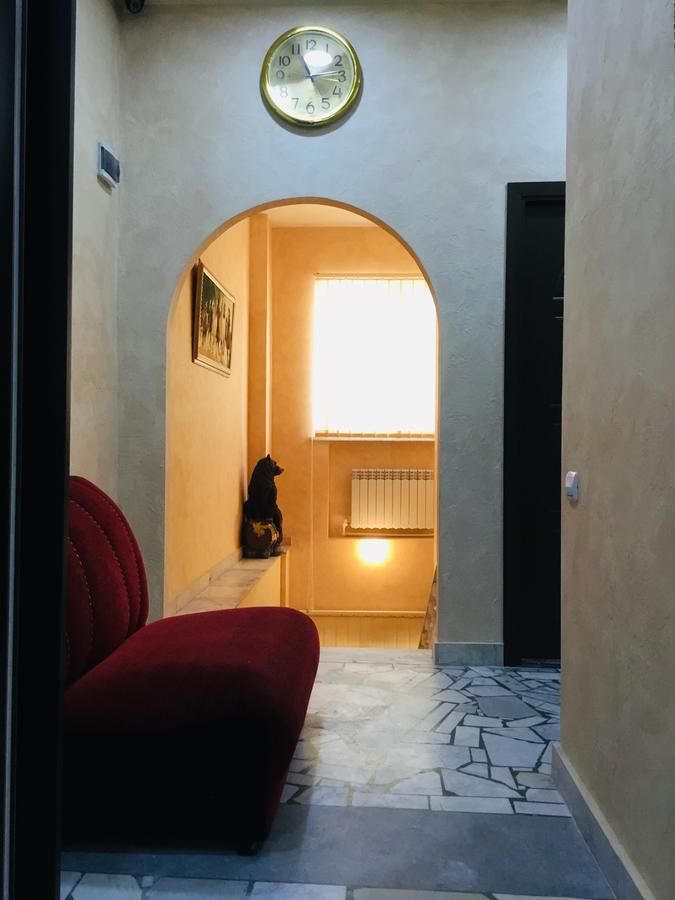Отель Lovely Hotel in Centre Ереван-7